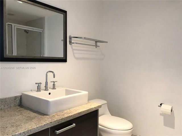 185 SW 7th St 3806, Miami, FL 33130