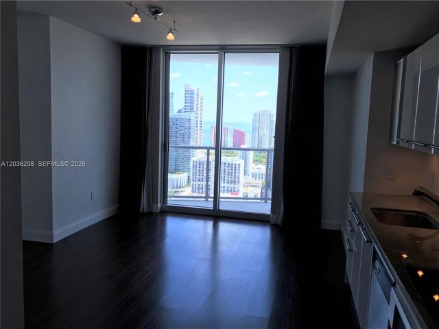 185 SW 7th St 3806, Miami, FL 33130