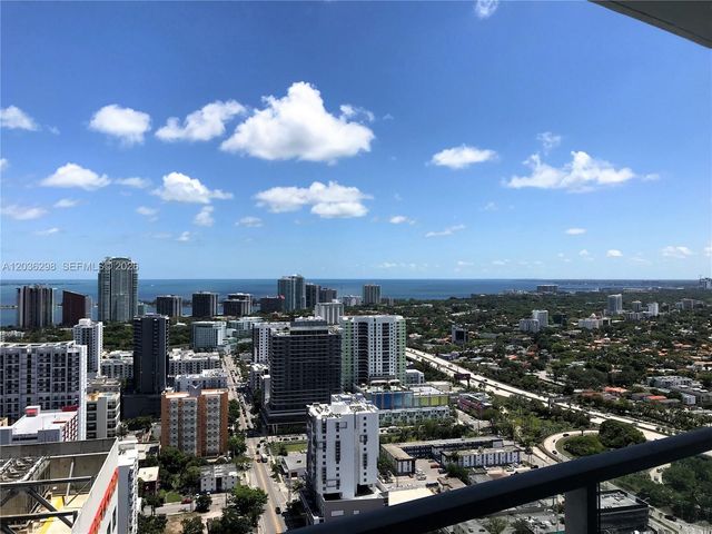 185 SW 7th St 3806, Miami, FL 33130
