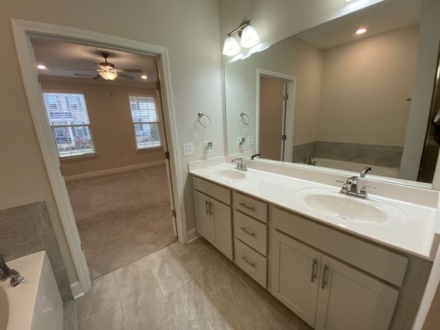 984 Carraway Ln, Spring Hill, TN 37174