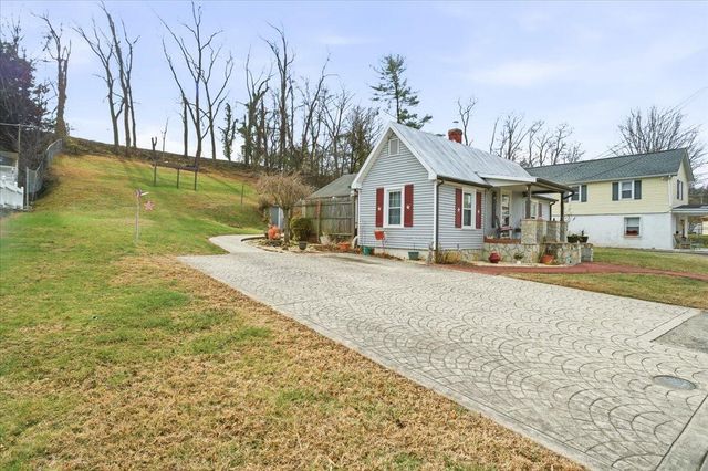 964 Hill AVE, Salem, VA 24153