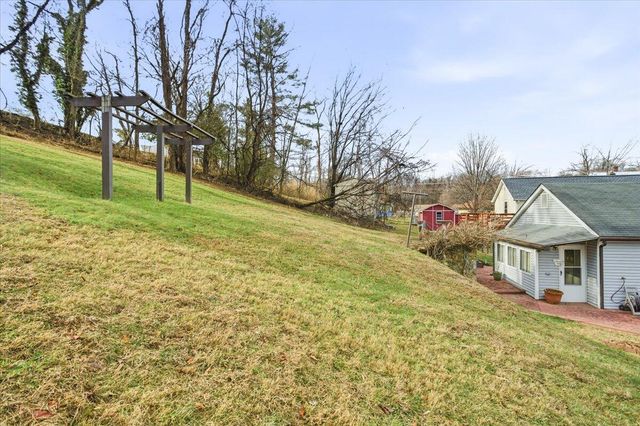 964 Hill AVE, Salem, VA 24153