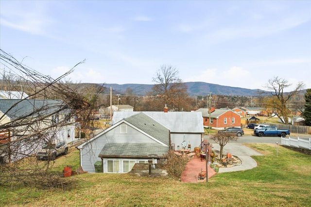 964 Hill AVE, Salem, VA 24153