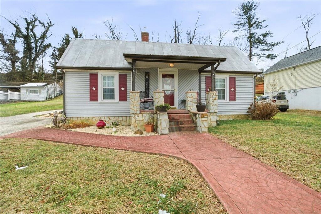 964 Hill AVE, Salem, VA 24153