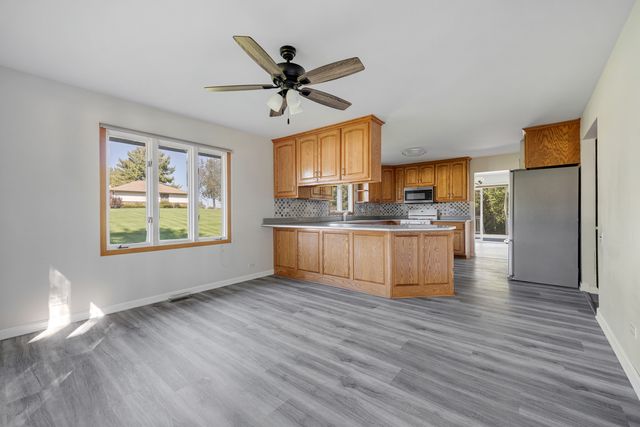 8N627 Gingerwood Lane, Elgin, IL 60124