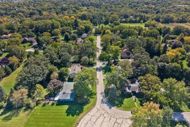 8N627 Gingerwood Lane, Elgin, IL 60124
