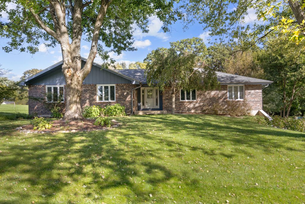 8N627 Gingerwood Lane, Elgin, IL 60124