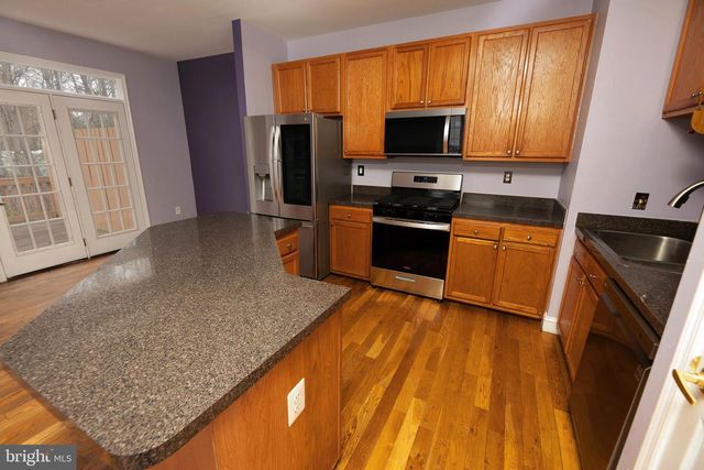 8023 APPLE VALLEY DR, Pasadena, MD 21122