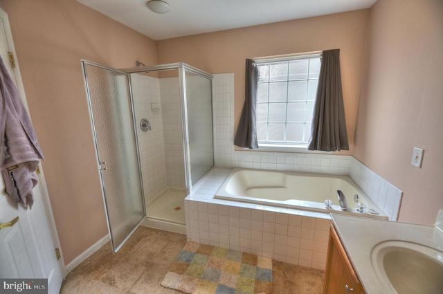 8023 APPLE VALLEY DR, Pasadena, MD 21122