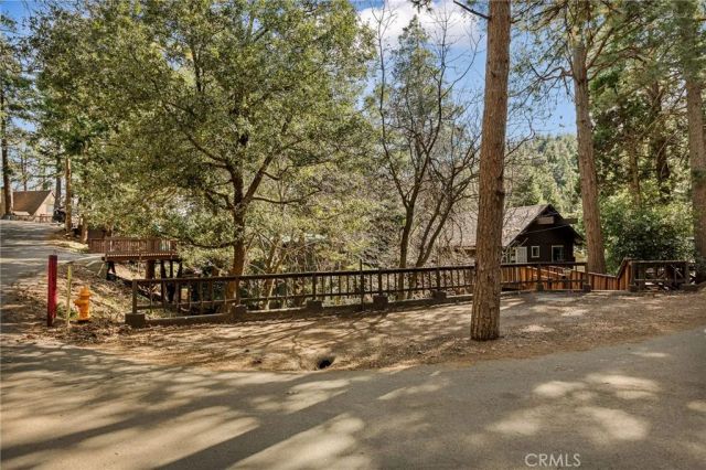855 Deer Trail, Crestline, CA 92325