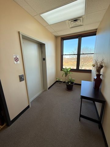 1689 N Curran Road N 200, Mchenry, IL 60050