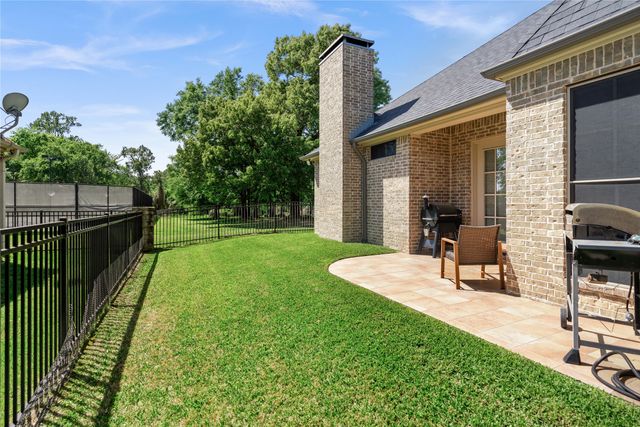 104 Elm Tree Circle, Bullard, TX 75757