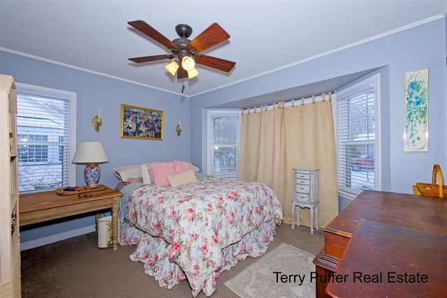 2206 Oak Avenue, Muskegon, MI 49445