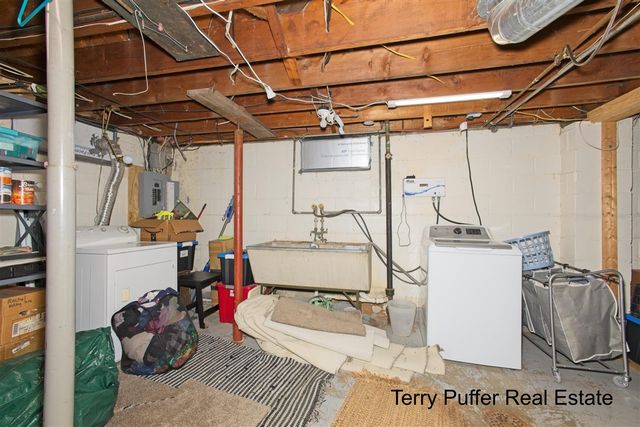 2206 Oak Avenue, Muskegon, MI 49445