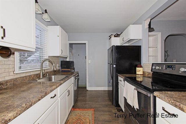 2206 Oak Avenue, Muskegon, MI 49445