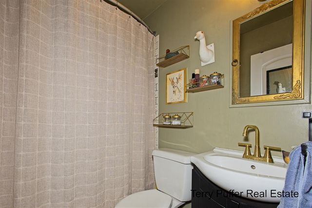 2206 Oak Avenue, Muskegon, MI 49445