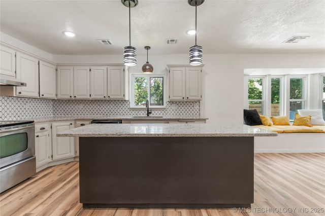 8507 E 78TH Street, Tulsa, OK 74133