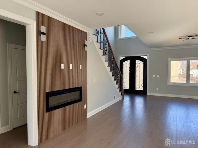 40 Foyer Street, Edison, NJ 08817