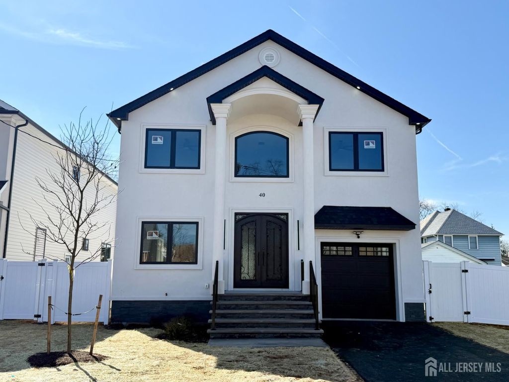 40 Foyer Street, Edison, NJ 08817