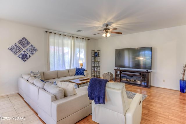 2210 E Eager Drive, Green Valley, AZ 85614