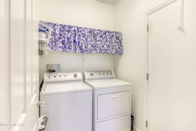 2210 E Eager Drive, Green Valley, AZ 85614