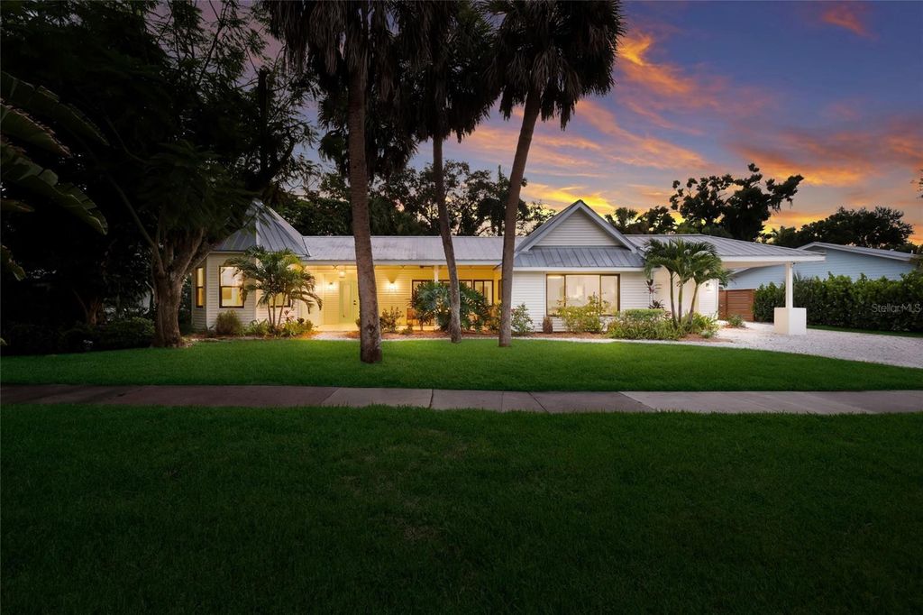 Image 1 of property listing at 4875 BRYWILL CIRCLE, Sarasota, FL 34234