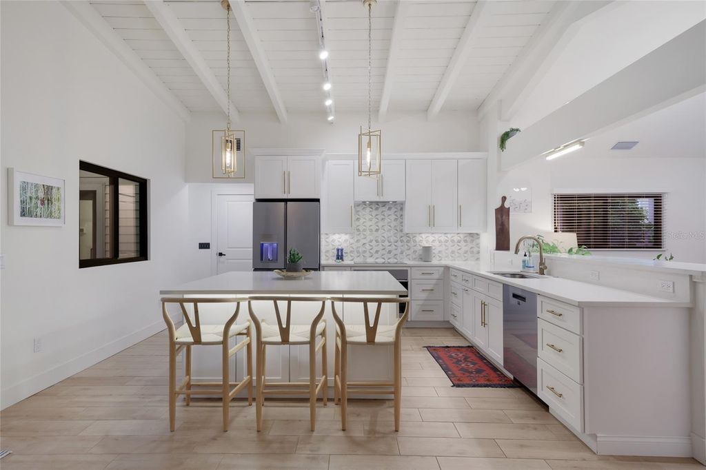 Image 11 of property listing at 4875 BRYWILL CIRCLE, Sarasota, FL 34234