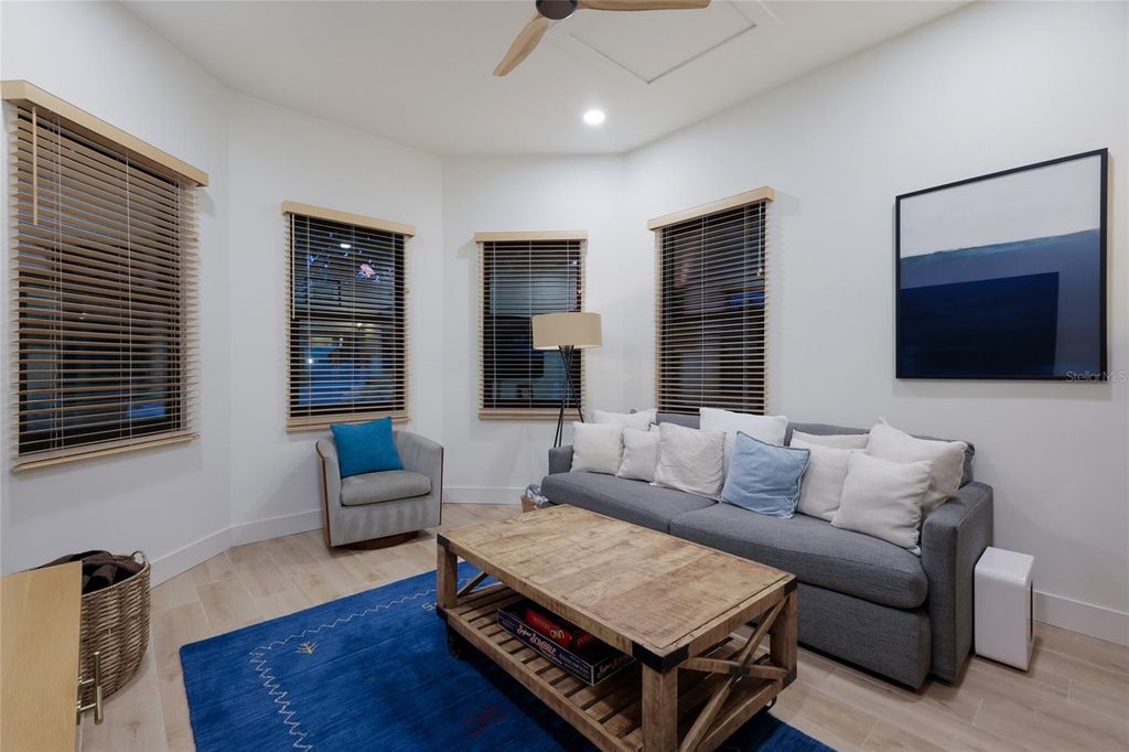 Image 29 of property listing at 4875 BRYWILL CIRCLE, Sarasota, FL 34234