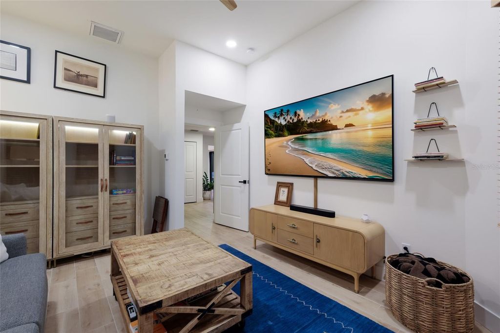 Image 30 of property listing at 4875 BRYWILL CIRCLE, Sarasota, FL 34234