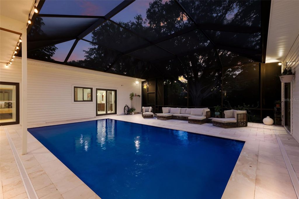 Image 33 of property listing at 4875 BRYWILL CIRCLE, Sarasota, FL 34234