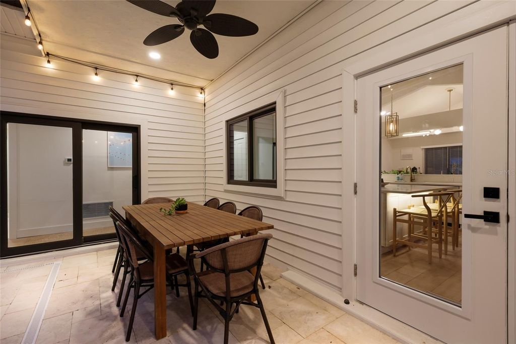 Image 35 of property listing at 4875 BRYWILL CIRCLE, Sarasota, FL 34234