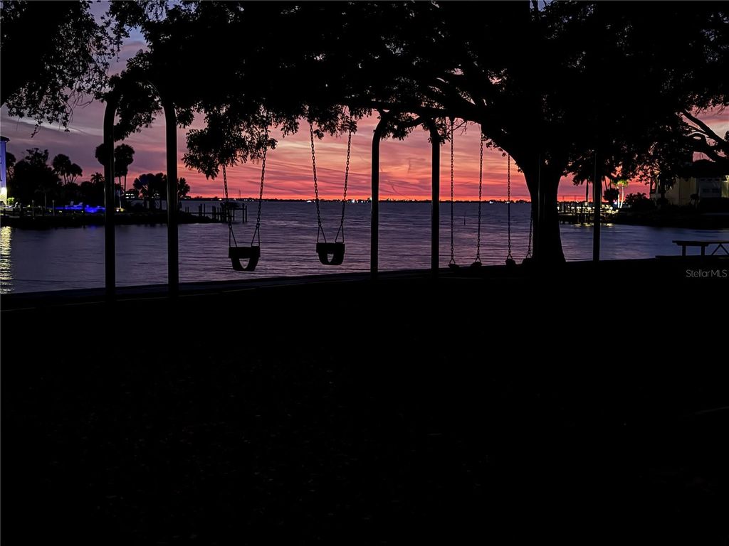 Image 42 of property listing at 4875 BRYWILL CIRCLE, Sarasota, FL 34234