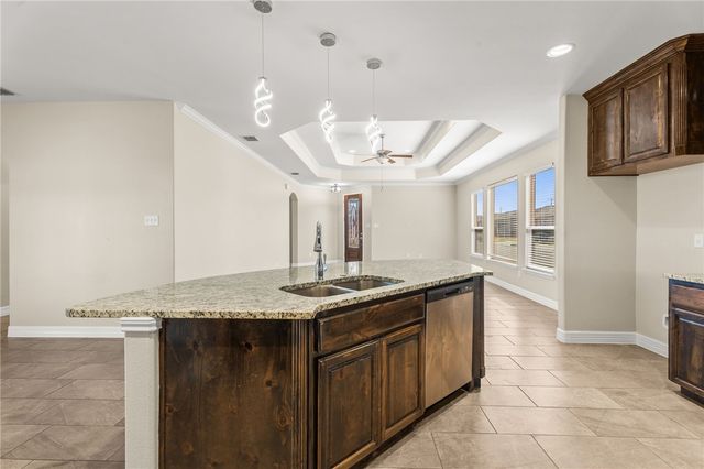 2225 Crystal Bay Dr, Corpus Christi, TX 78414