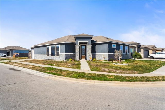 2225 Crystal Bay Dr, Corpus Christi, TX 78414