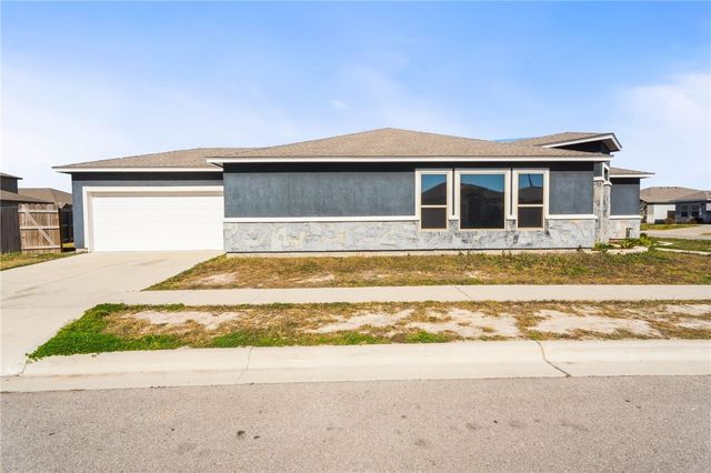 2225 Crystal Bay Dr, Corpus Christi, TX 78414