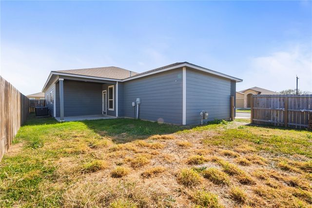 2225 Crystal Bay Dr, Corpus Christi, TX 78414