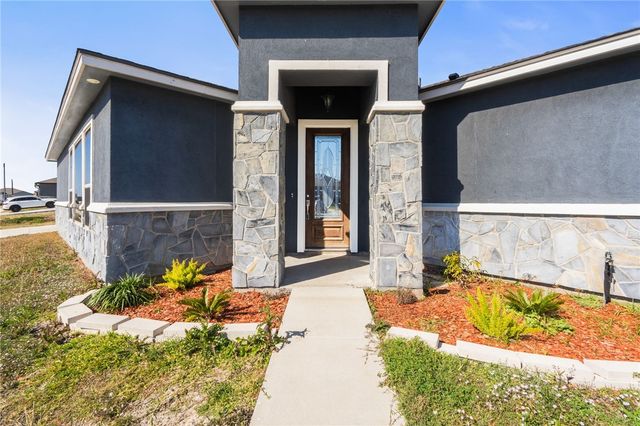 2225 Crystal Bay Dr, Corpus Christi, TX 78414