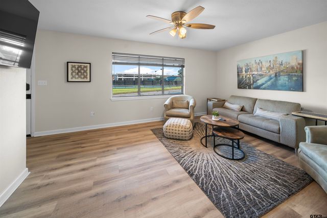 1528 E Devine St, Tyler, TX 75701