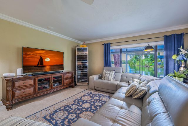 5535 Constant Spring Terrace 216, Lauderhill, FL 33319