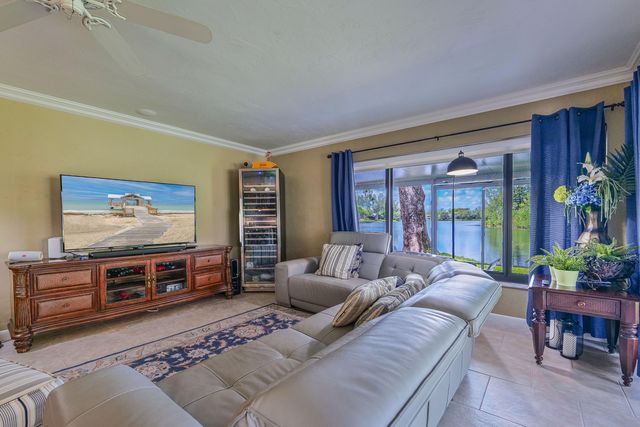 5535 Constant Spring Terrace 216, Lauderhill, FL 33319