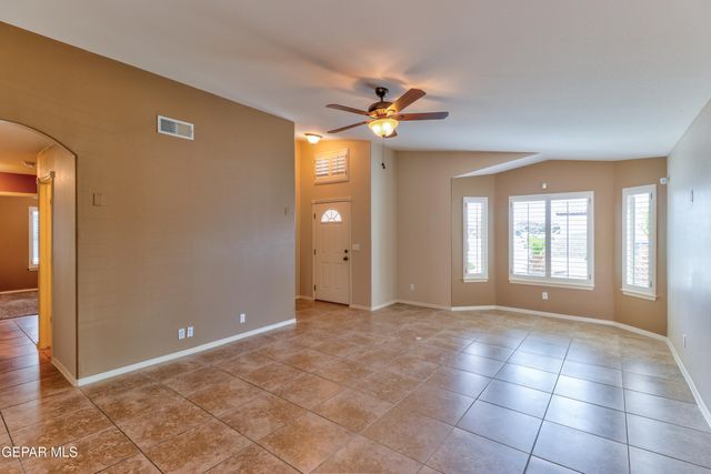 3017 WOODHEAD, El Paso, TX 79938
