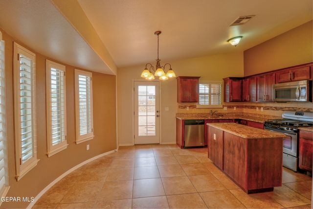 3017 WOODHEAD, El Paso, TX 79938