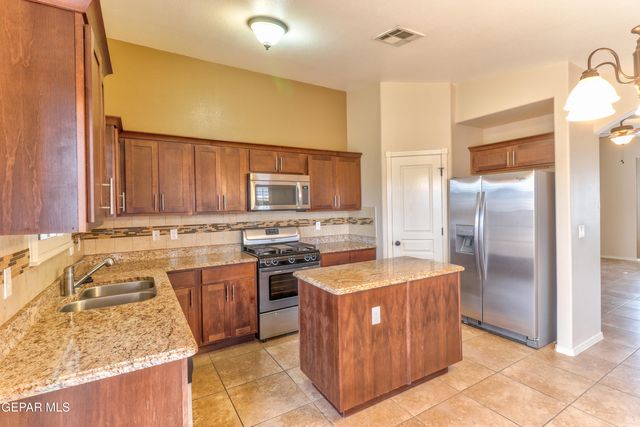 3017 WOODHEAD, El Paso, TX 79938