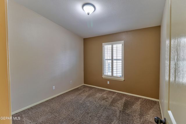 3017 WOODHEAD, El Paso, TX 79938