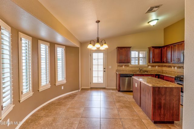 3017 WOODHEAD, El Paso, TX 79938