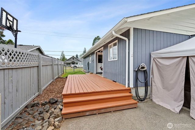 630 N 11Th, Elma, WA 98541