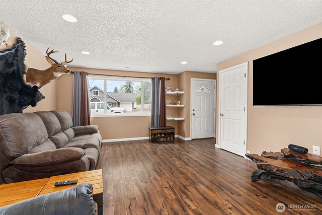 630 N 11Th, Elma, WA 98541