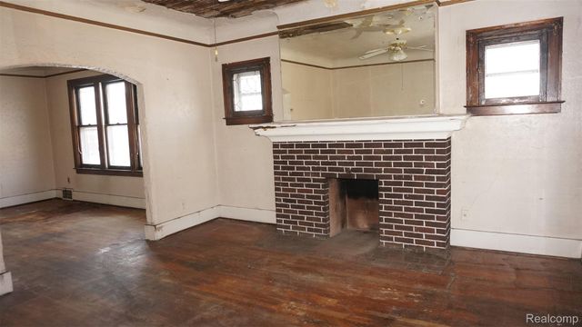 4081 W Euclid Street, Detroit, MI 48204