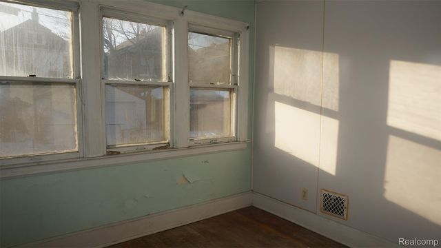 4081 W Euclid Street, Detroit, MI 48204