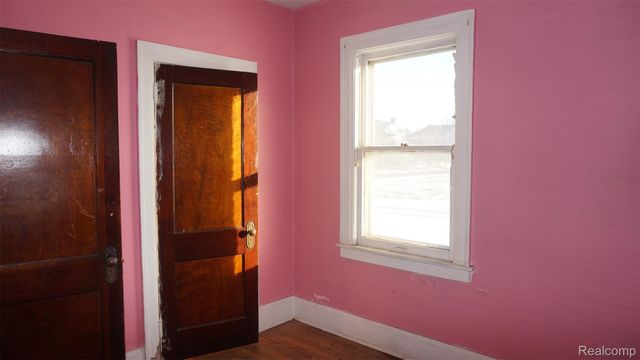 4081 W Euclid Street, Detroit, MI 48204